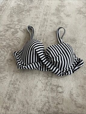Black & White Striped Women's Bra - Classic Stripe Support